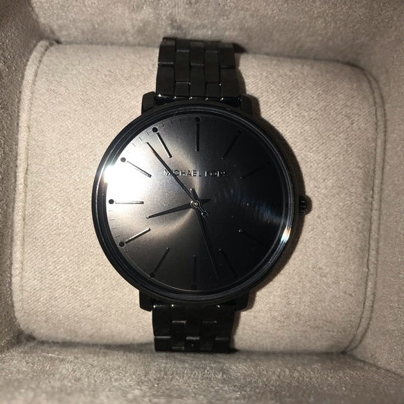 Mk watch - Picture 1 of 3